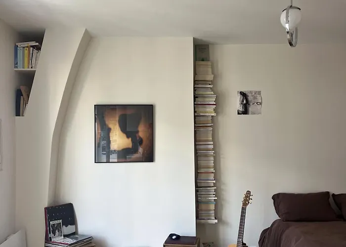 De Charme Pres De Montmartre Appartement Parijs